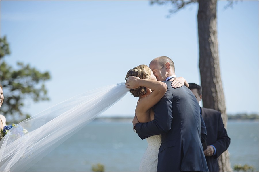 forevercandid_stephanieritaphoto_seconding_capecodwedding_0018