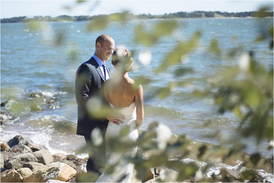 forevercandid_stephanieritaphoto_seconding_capecodwedding_0028