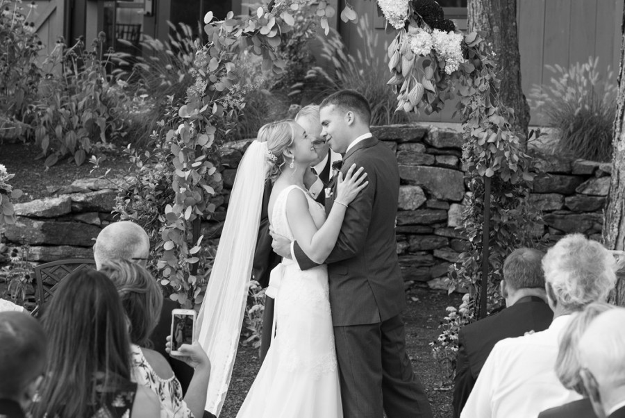 sturbridge-ma-wedding-photography-at-wight-barn-stephanie-rita-photography_0390